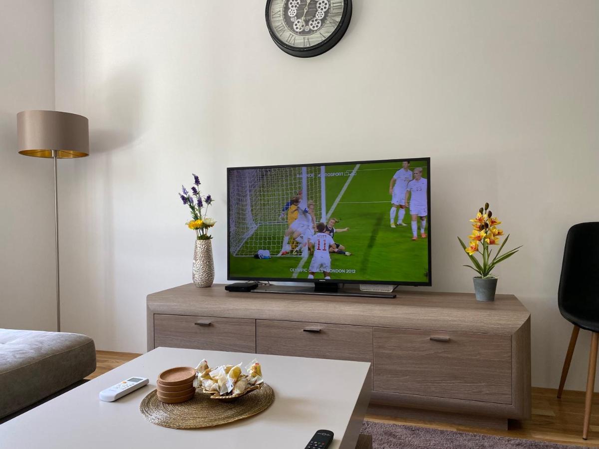 New Apartment In The City Високо Экстерьер фото